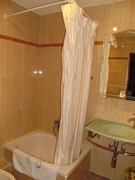 Hostal Miguel Angel Madrid Zimmer foto